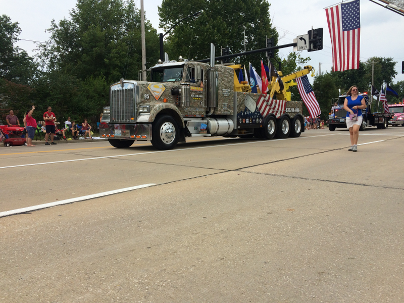 Illustration for article titled Independence Day Parade - the cars